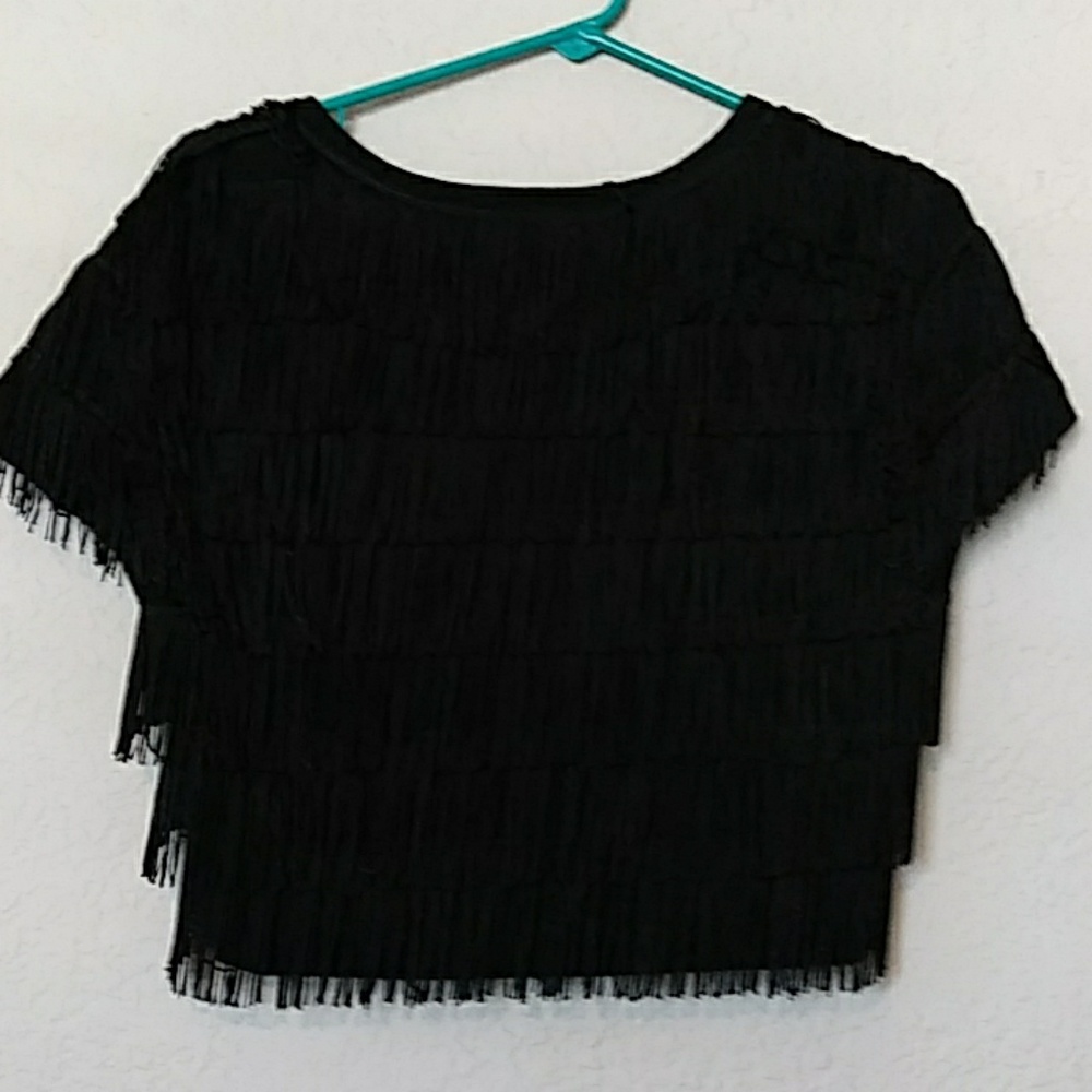A black throw over - Picture 3 of 3